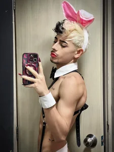 dominik_eclipsex I need eggs to jump 🥕 зображення