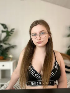 MagicPeachh_Only between us图片 2