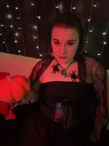 Token or treat 🎃😈 od OliviaTwens  7 snímek