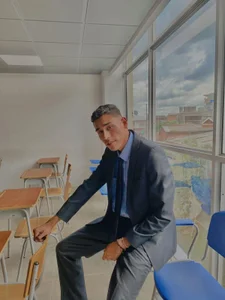 Adam_Grey Public Gambar