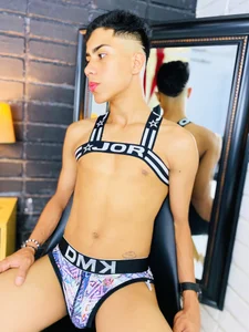 AlanNaughtyのXXXの枚の写真