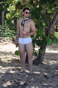 Leo_Valmore EN LA PLAYITA صورة واحدة|Leo_Valmore EN LA PLAYITA صورتان|Leo_Valmore EN LA PLAYITA  3 صور|Leo_Valmore EN LA PLAYITA  3 صورة