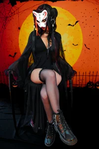 tatty_wilsonの💋 Warming up for a wicked Halloween night  🔥の 3枚の写真