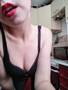 MarissaBeutnagel Lina on her prime Hình 2