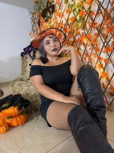 Zdjęcia LatinaHoleQueen 🍂🔥come wish me a happy witches day:  2