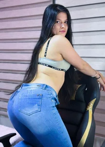 Sara_valderrama_ Public Pic 4