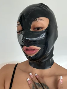 xreeeeviz Latex Foto 2