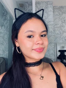 amara_rousse kullanıcısının cute face albümü -  4 fotoğraf