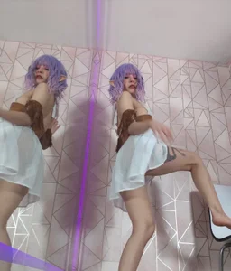 Alicebenettのsexy cosplay for you 💦の 2枚の写真