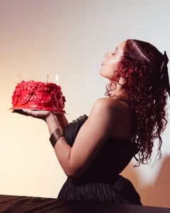 ValeryRossell: Happy Birthday to me! ( 3 фото)