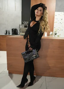 Denisse_PerryのYou can't resist me !の枚の写真