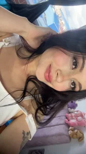 Hazel_Pink Public Gambar