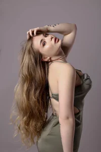 VladamaisKhaki show图片 4