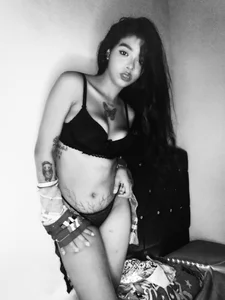 NekoAbbyのBlack and white 🔥の 5枚の写真