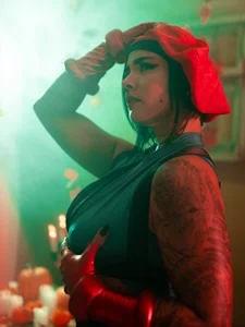 Lea_Foster Happy Halloween—enter my world of satin shadows. Pic