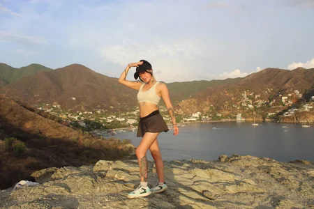 ariana-white- Do you dare to fuck me on the beach? Pic 3