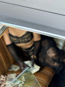 Daryakeyy Luxury Goddess Pic