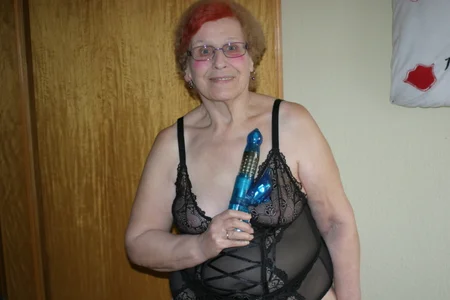 HeisseomaOriginal Omas neue Spielzeuge Foto 8