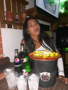 skinnysexzara18 Public Foto 4