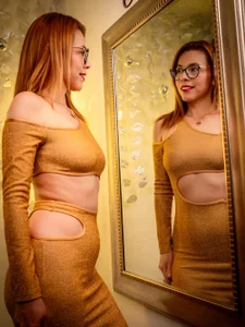 HANNAA_STAR's Brown skirt Sex Photo 1