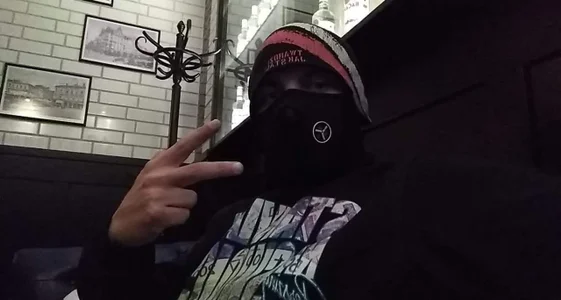 Public od TwardyBat  4 snímek