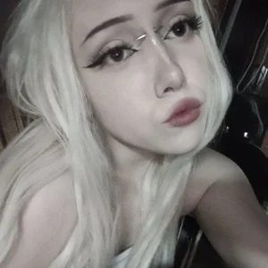 Bloondde's XXX Nude Photo 4