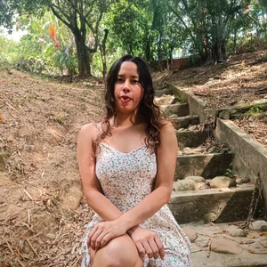 lovely_kitt Just a spark of charm… 💛 the rest lingers between shadows and golden glow. 🌅✨ 사진 3