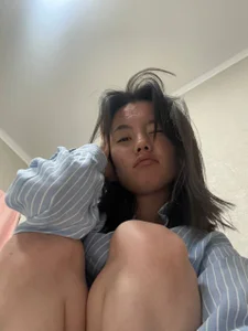 ErikaOliver A Lazy Evening Gambar 2