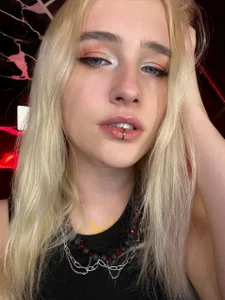 LilElfies face slika