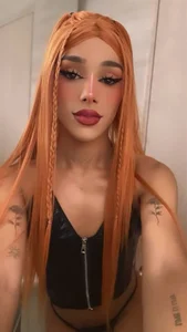 sabrinamossii 𝑆𝑜𝑚𝑒 𝑘𝑖𝑠𝑠𝑒𝑠? টি ছবি