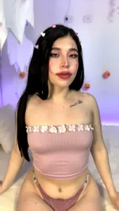 Hanna_rod Keep Watching, Darling Bilde 8