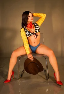 your favorite cowgirl 🤠❤️‍🔥 de cherry_monroe  2 Imagens