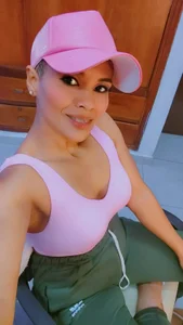 Entrenando duro para mantener esta cola bien firme... 🍑 de ZoeVibe_2306  4 Imagens