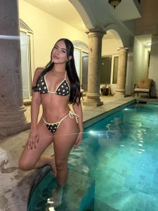 NaddyneeYour New Obsession Bild 3