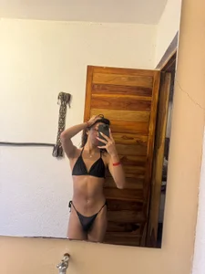carringtonduvall IN BIKINI Billede
