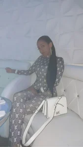 Love me od Pinkceeleste  snímek