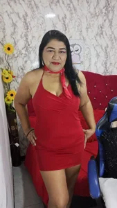 Danna_and_sharon red Kuva
