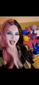 MelodyMooresHow do you like my Saturday cosplay?图片