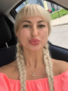 FlayBlondieのPublicの 4枚の写真