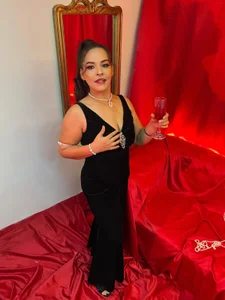 Dare to cross the line… I promise it's worth it 😏 de Lizeth_Bels  Imagens