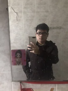 Public de findagirlfriend  4 photos