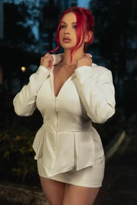 KateOwens Radiance Pic 3