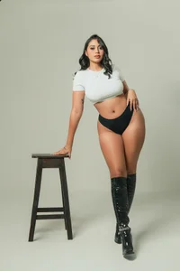 AmbarJames_ Power Play Foto 5