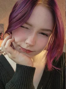 Julia_Anis Your humble girl รูป  2