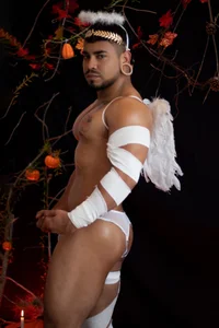 🔥 Daddy Got His Wings 😏 de DrakeEvans  photos