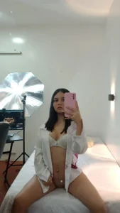 Lorena_warren Public Bilde 3