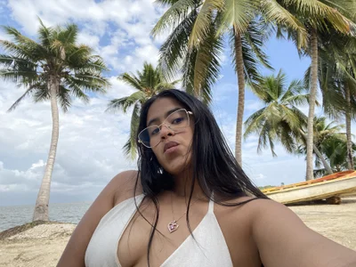 Public de lucirganaxxx  4 photos