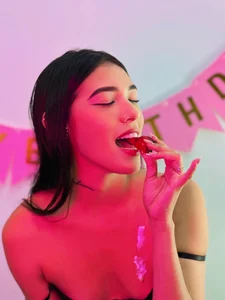 Sassy--Girl Happy birthday to me зображення