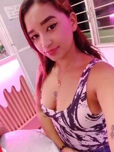 AlexxaGomez Public Pic 5
