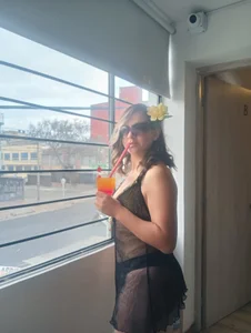 Ariana_blonde It might be your hottest memory from this vacation 🔥🏝️ Kuva 2